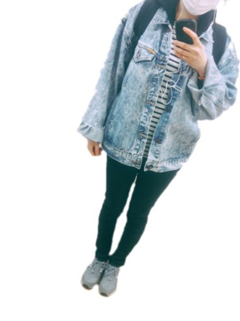 「デニムジャケット、ユニクロ、UNIQLO、デニム、古着、古着MIX、used、used mix、スニーカー、グレー」｜「VINTAGEのアイテム（デニムジャケット、ブルー系）」を使った、anna.さん（レディース・167cm）の春コーディネートの1枚目の写真