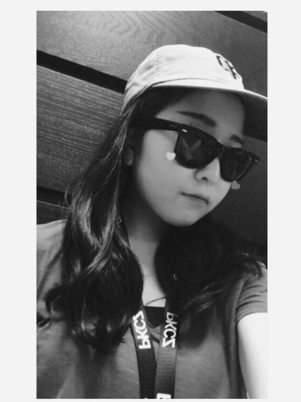「black、gray」｜「ZARAのアイテム（Tシャツ/カットソー、グリーン系）」を使った、wsgÖ☃☃☃さん（レディース・157cm）の夏コーディネートの1枚目の写真