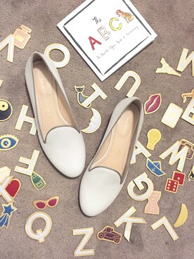 「Charlotte Olympia（シャーロットオリンピア）のアイテム（モカシン/デッキシューズ）」を使った、Tiffany Lamさん（レディース・154cm）の春コーディネート