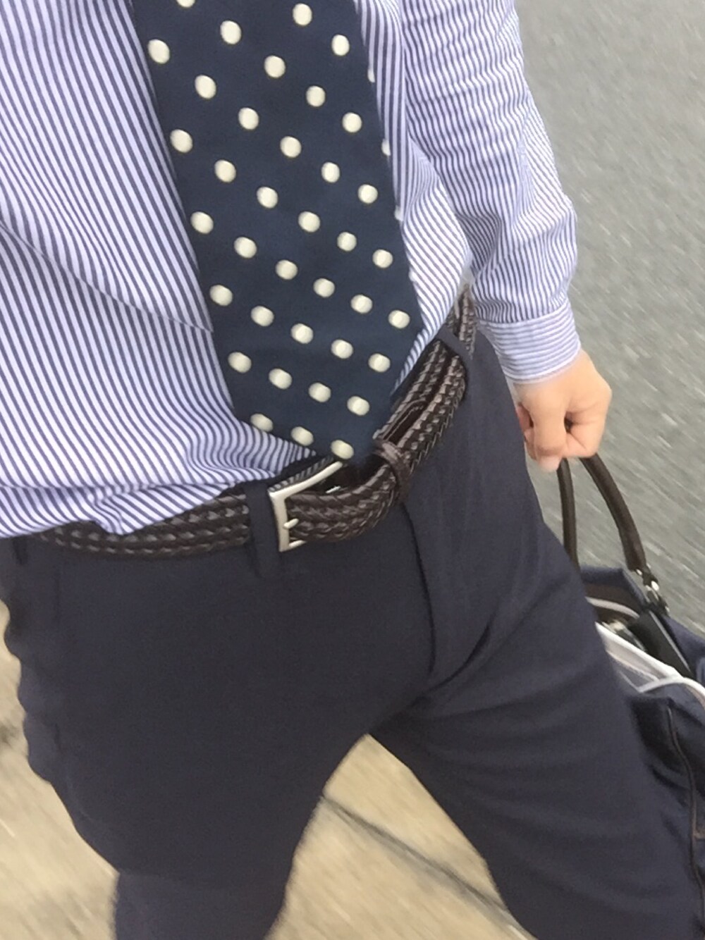 「BURBERRY BLACK LABELのアイテム（シャツ/ブラウス、ブルー系）」を使った、RTさん（メンズ・177cm）の夏コーディネートの1枚目の写真