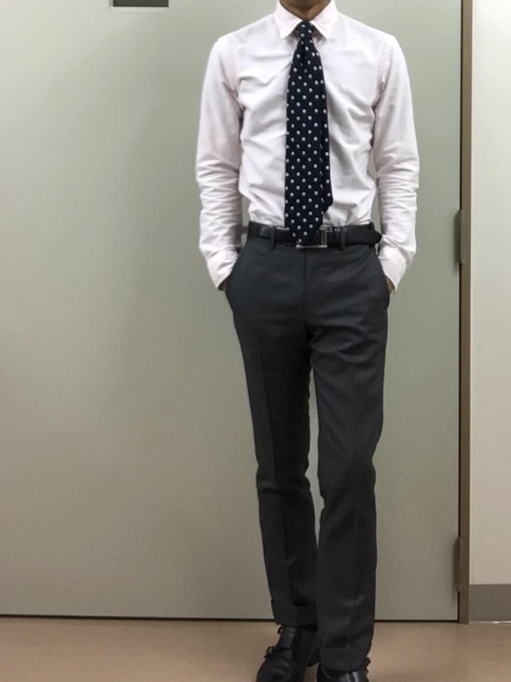 「BURBERRY BLACK LABELのアイテム（シャツ/ブラウス、ピンク系）」を使った、RTさん（メンズ・177cm）の秋コーディネートの1枚目の写真