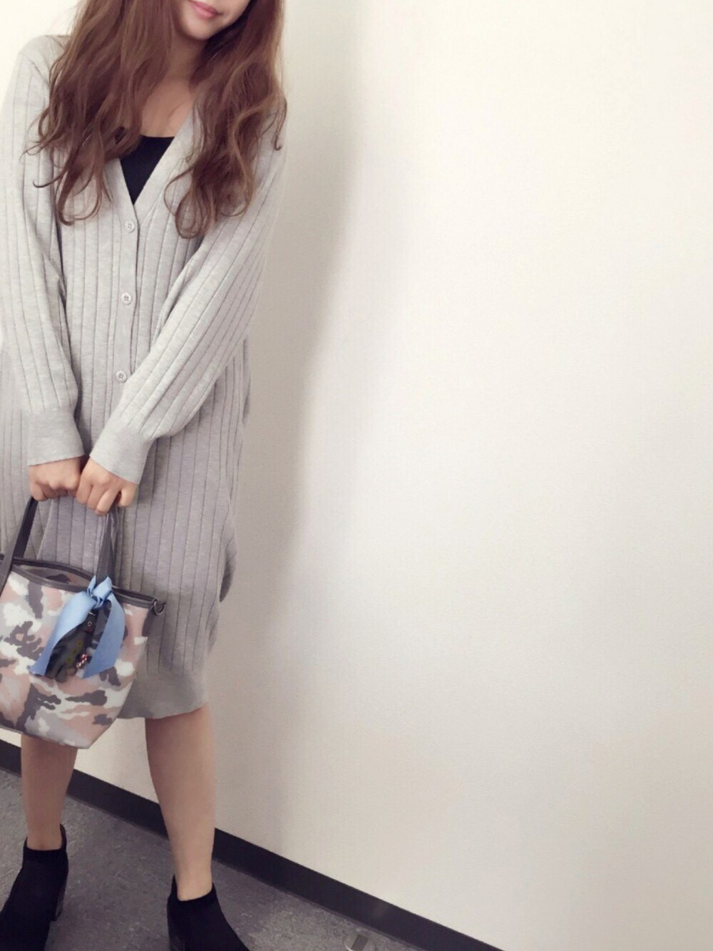 「ワンピース、グレー、H&M、ラクチンコーデ、ROSE BUD、Demodee、GentilBandit、ジャンティバンティ、リネアストリア」｜「H&Mのアイテム（ワンピース、グレー系）」を使った、tomomomoさん（レディース・161cm）の春コーディネートの1枚目の写真