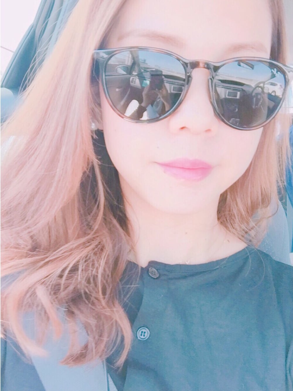 「ブラックコーデ、サングラス、レイバン、ray ban、レイバンサングラス、サングラススタイル」｜「SLYのアイテム（Tシャツ/カットソー、ブラック系）」を使った、tomomomoさん（レディース・161cm）の夏コーディネートの1枚目の写真