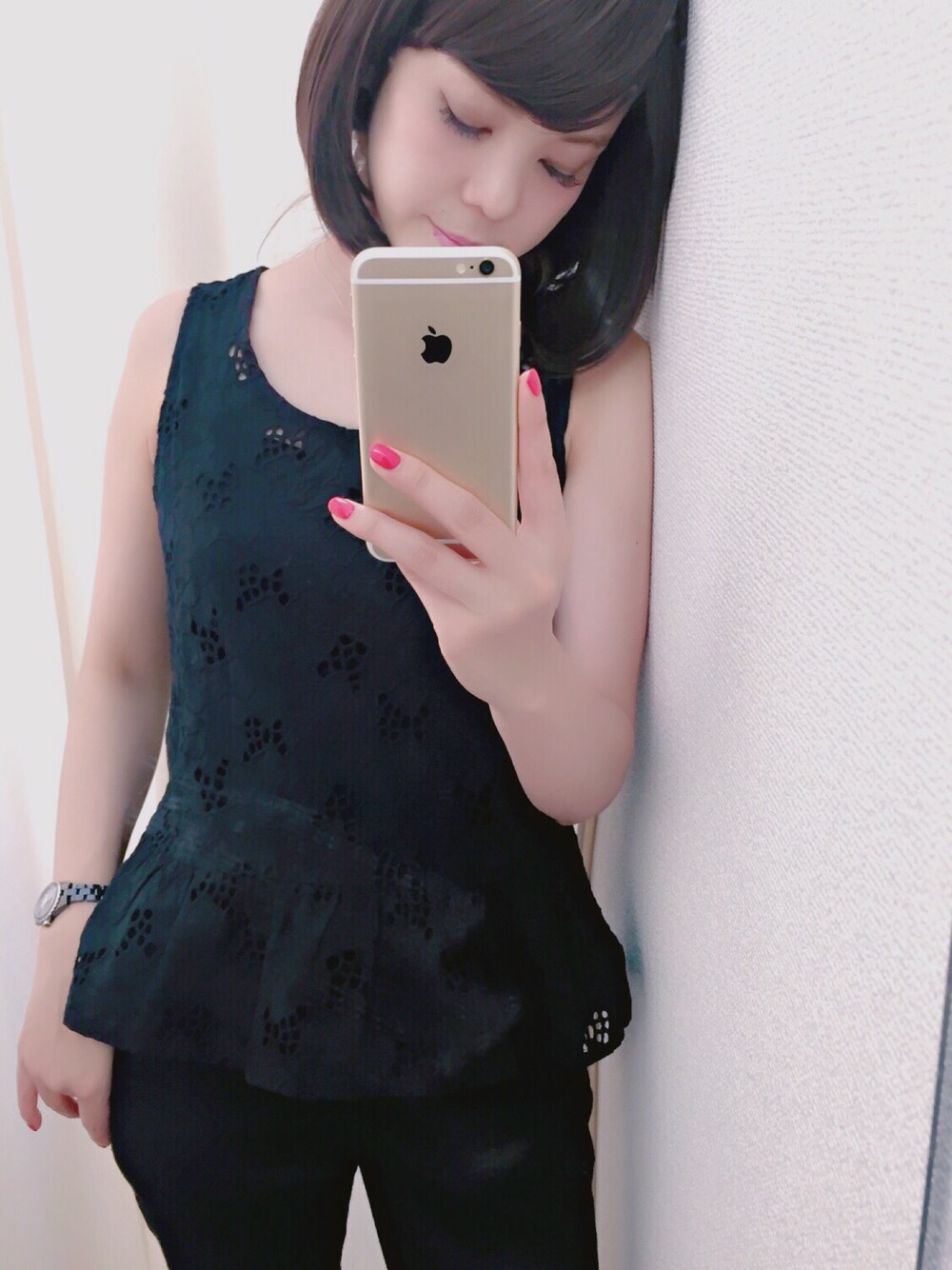 「UNIQLO、ブラックコーデ、ユニクロ、ローズバッド、ROSE BUD、リネアストリア、lineastoria」｜「ROSE BUDのアイテム（Tシャツ/カットソー、ブラック系）」を使った、tomomomoさん（レディース・161cm）の夏コーディネートの1枚目の写真