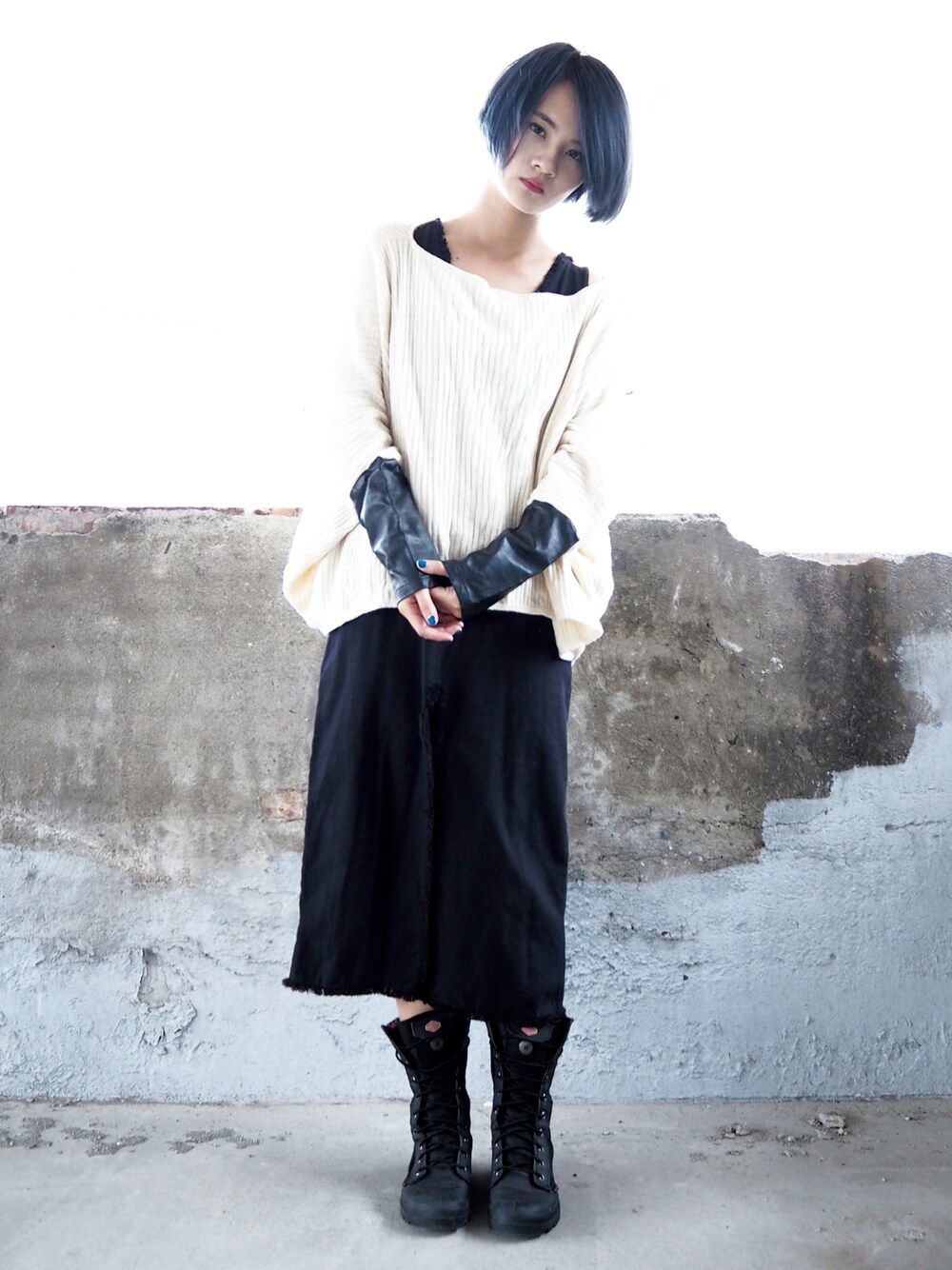 「cool、street、casual、lady、black、white」｜「ZARAのアイテム（ワンピース、ブラック系）」を使った、Jessie.Cさん（レディース・166cm）の秋コーディネートの1枚目の写真