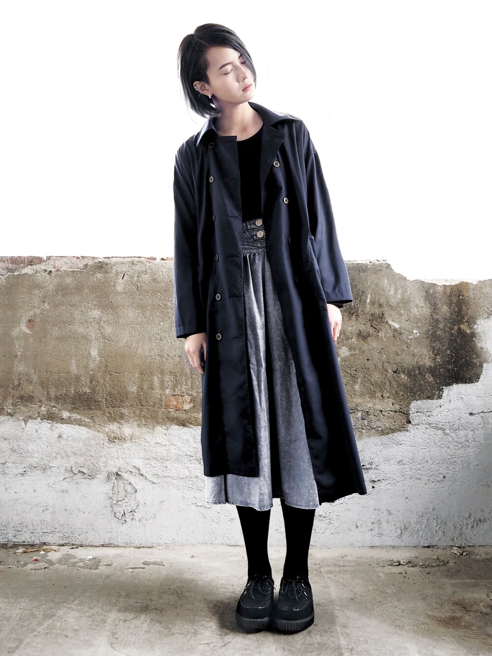 「lady、blue、cool、大人カジュアル、casual、street、streetfashion」｜「Marjorieのアイテム（カバーオール、ブルー系）」を使った、Jessie.Cさん（レディース・166cm）の春コーディネートの1枚目の写真