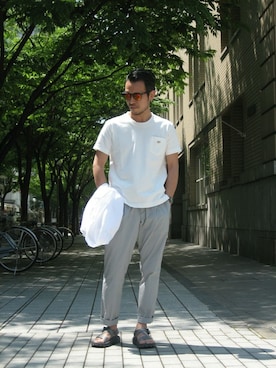 「Scye（サイ）のアイテム（Tシャツ/カットソー）」を使った、カナザワさん（メンズ・168cm）の春コーディネート