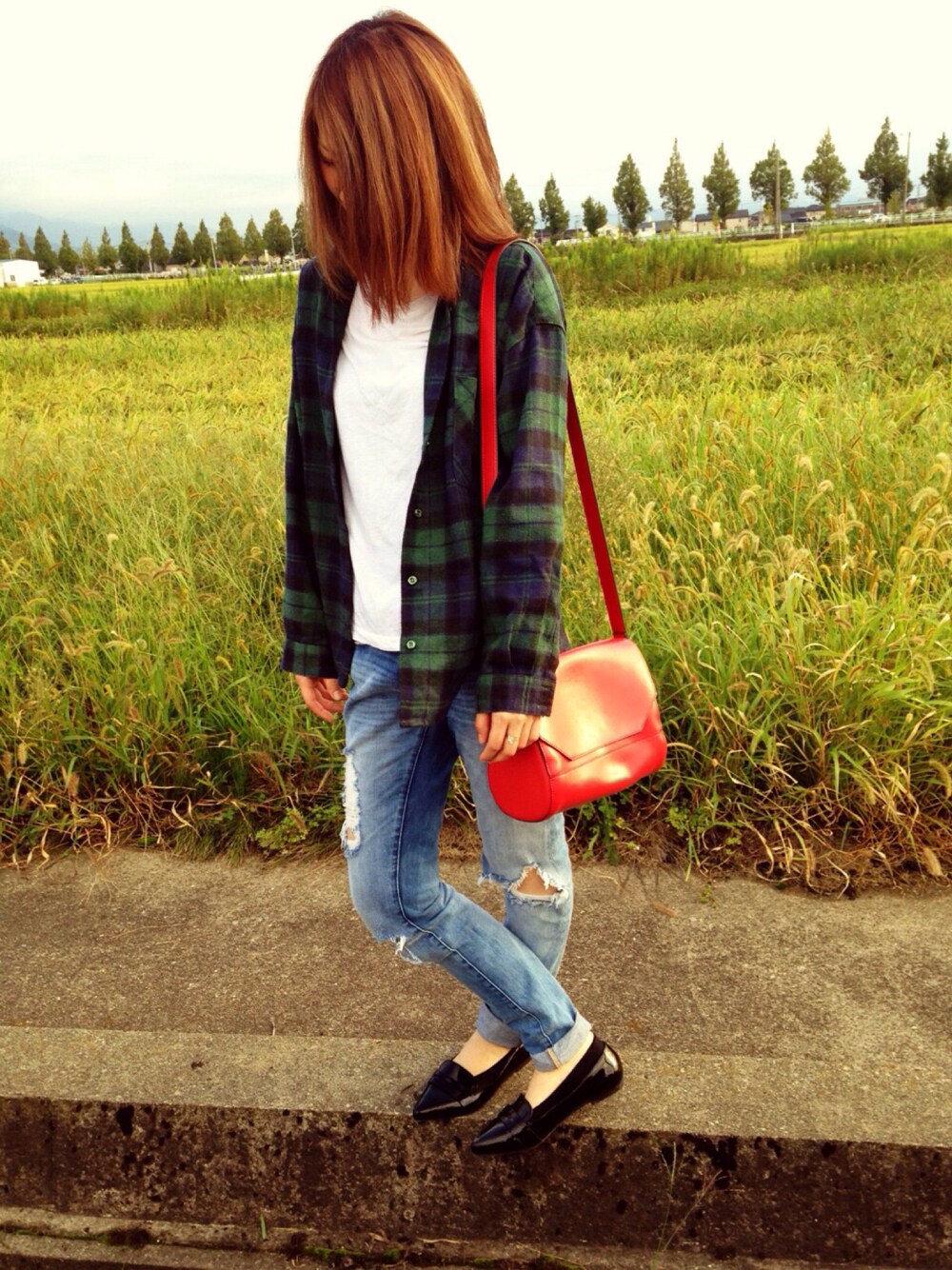 「moussy、FOREVER21、古着屋で服売ったら全部状態C、食べてしかない一日、休日CODE、まあえっか」｜「MOUSSYのLOOSE CHECK SH（シャツ/ブラウス、グリーン系）」を使った、ArisAさん（レディース・164cm）の秋コーディネートの1枚目の写真
