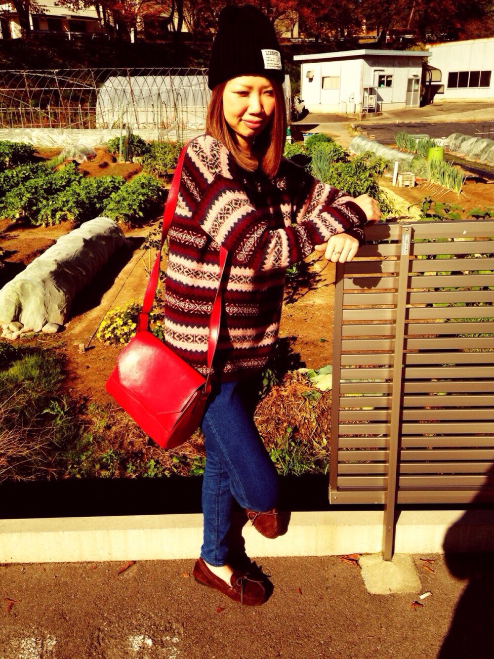「mussy、H&M、ANAP、8番、祝日CODE」｜「H&Mのアイテム（ニット/セーター、パープル系）」を使った、ArisAさん（レディース・164cm）の秋コーディネートの1枚目の写真