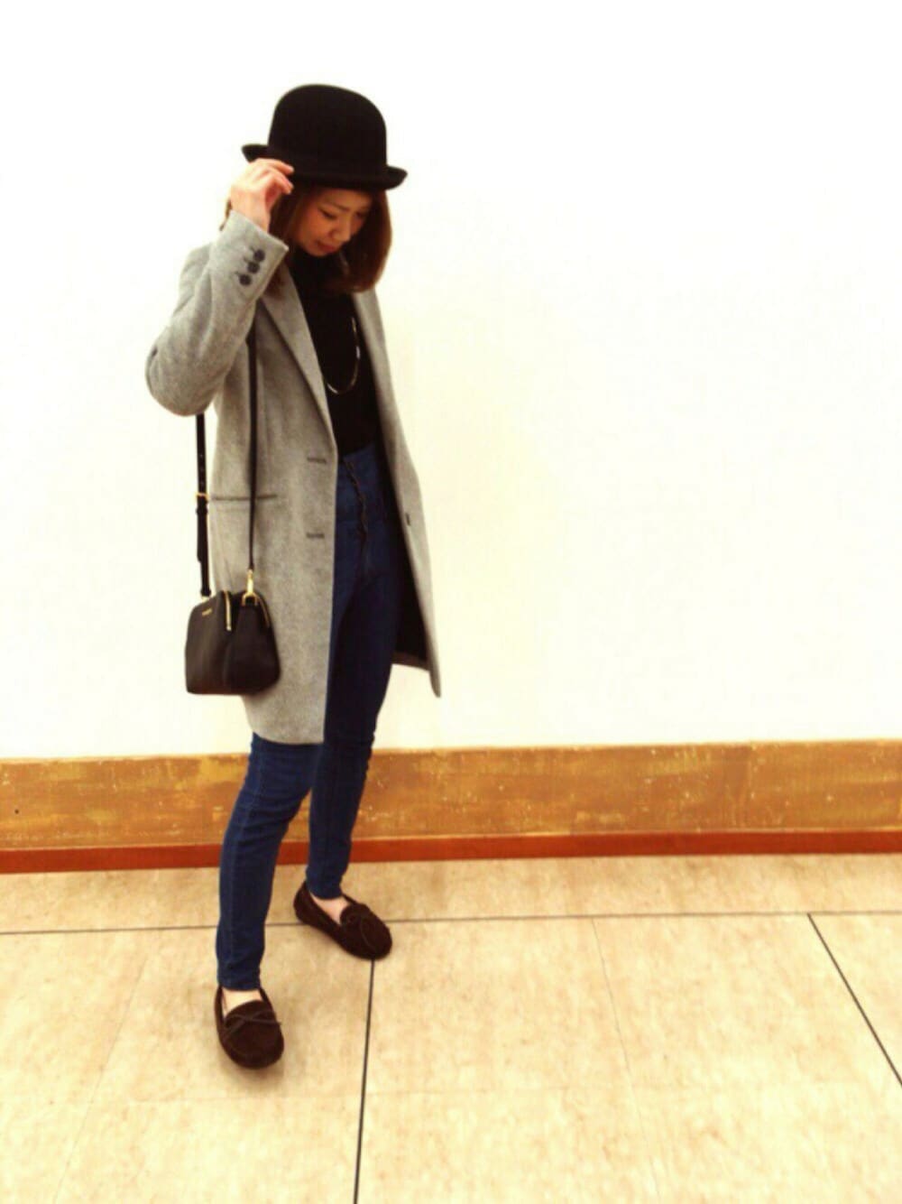 「milsa、GU、ANAP、MICHAEL KORS、休日CODE、パンツスタイル、この世界の片隅に」｜「MICHAEL KORSのアイテム（ショルダーバッグ、ブラック系）」を使った、ArisAさん（レディース・164cm）の秋コーディネートの1枚目の写真