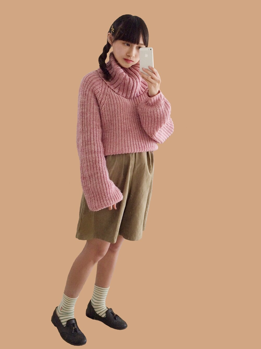 「2014年、ラストWEAR、靴下、ローファー、ハイネック、Kastane、ピンク」｜「Kastaneの【Kastane】エアスオフタートル（ニット/セーター、ピンク系）」を使った、Mushflovskiさん（レディース・162cm）の冬コーディネートの1枚目の写真