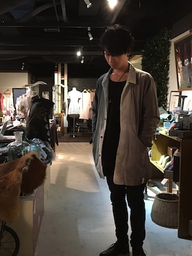 「AlexanderLeeChang（アレキサンダーリーチャン）のアイテム（シャツ/ブラウス）」を使った、恐竜也さん（メンズ・175cm）の春コーディネート