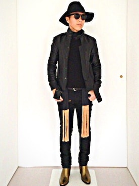 「Yves Saint Laurent rive gauche（イヴサンローランリヴゴーシュ）のアイテム（ブーツ）」を使った、ハッピーマンさん（メンズ・168cm）の冬コーディネート