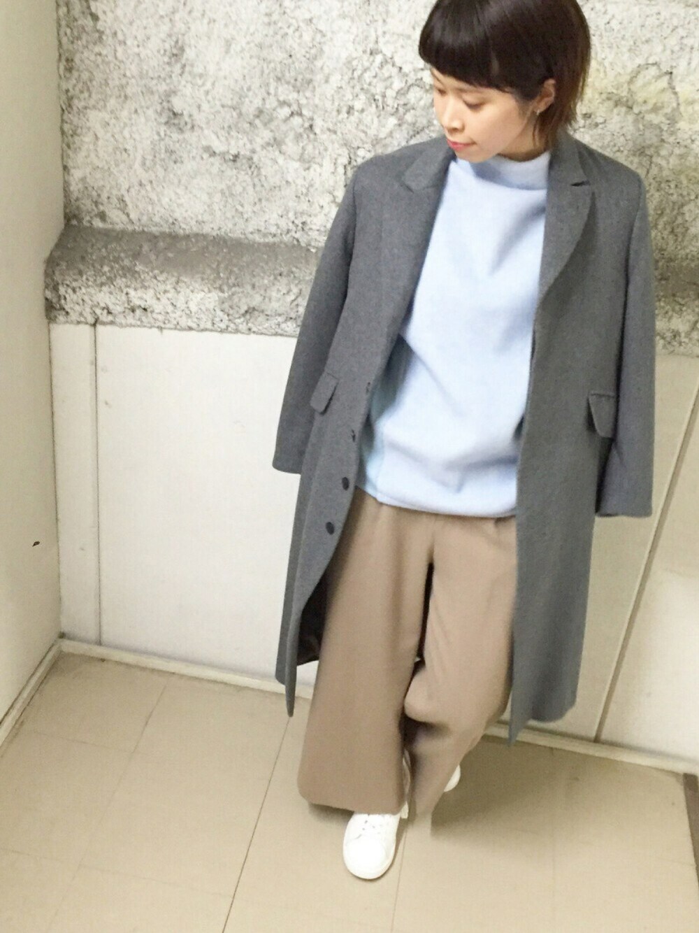 「M/M ATTACHMENT、ATTACHMENT、Annc、MYNE、ベージュ、パンツスタイル、オトナカジュアル、ノームコア、エフォートレス、STUDIOUS」｜「M/M ATTACHMENTのアイテム（ジャケット/アウター、グレー系）」を使った、足立つくしさん（レディース・165cm）の秋コーディネートの1枚目の写真