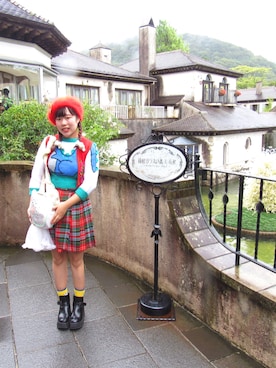 「アイテム（ベスト、レッド系）」を使った、ゆーりんさん（レディース・155cm）の秋コーディネート