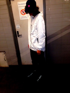 「アイテム（ナイロンジャケット）」を使った、ハリーさん（メンズ・185cm・10代）の春コーディネート