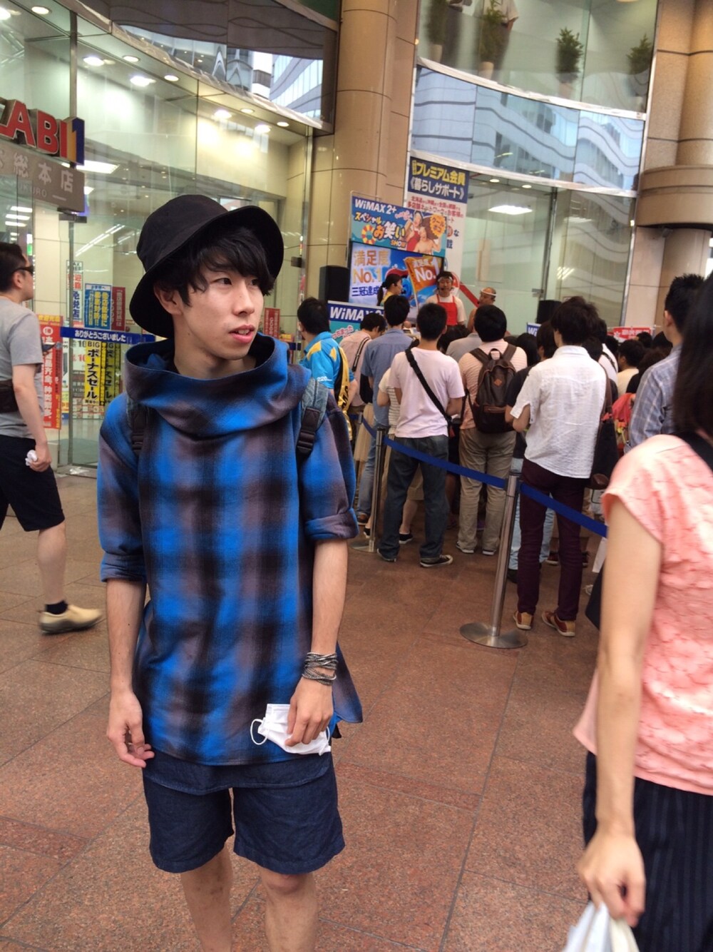 「LAD MUSICIAN、MONKEY TIME、ディーゼル、HARE、SHIPS、クールポコ、音楽、顔キモい、ラッドミュージシャン」｜「LAD MUSICIANのアイテム（パーカー、ブルー系）」を使った、さとこんさん（メンズ・165cm）の夏コーディネートの1枚目の写真