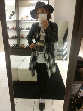 chika使用「MHL.（MHL.購入InstagramTシャツ♡♡♡

）」的時尚穿搭