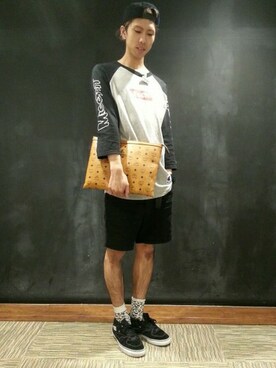 「MCM（エムシーエム）のアイテム（財布/小物）」を使った、にしおさん（メンズ・180cm）の夏コーディネート
