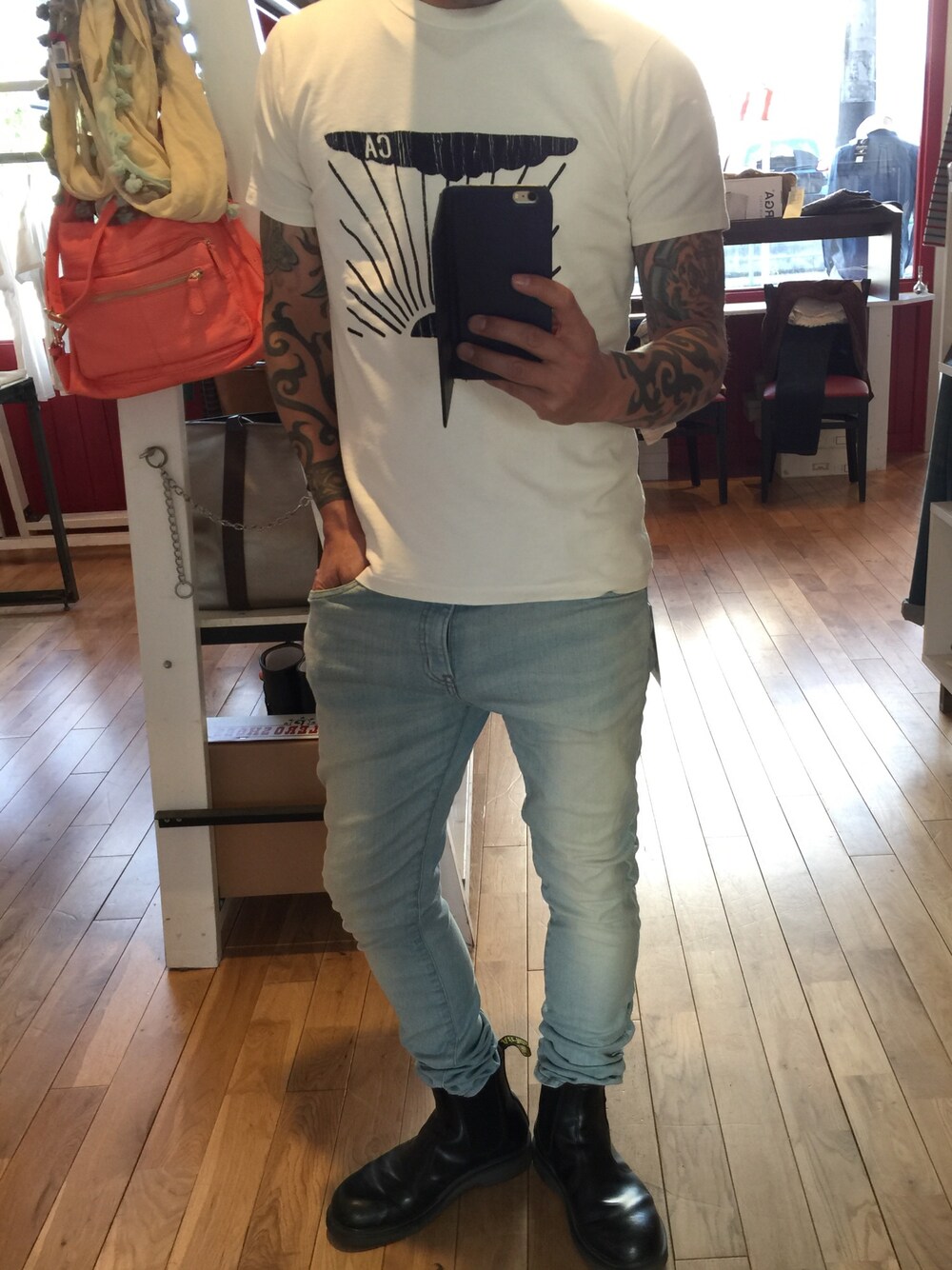 「jeronimo」｜「Johnbullのアイテム（その他パンツ、ブルー系）」を使った、jeronimoさん（メンズ・172cm）の春コーディネートの1枚目の写真