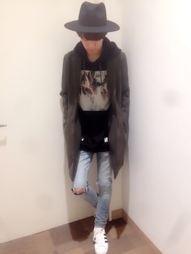 「off white」｜「アイテム（チェスターコート）」を使った、TAKAさん（メンズ・178cm）の秋コーディネート
