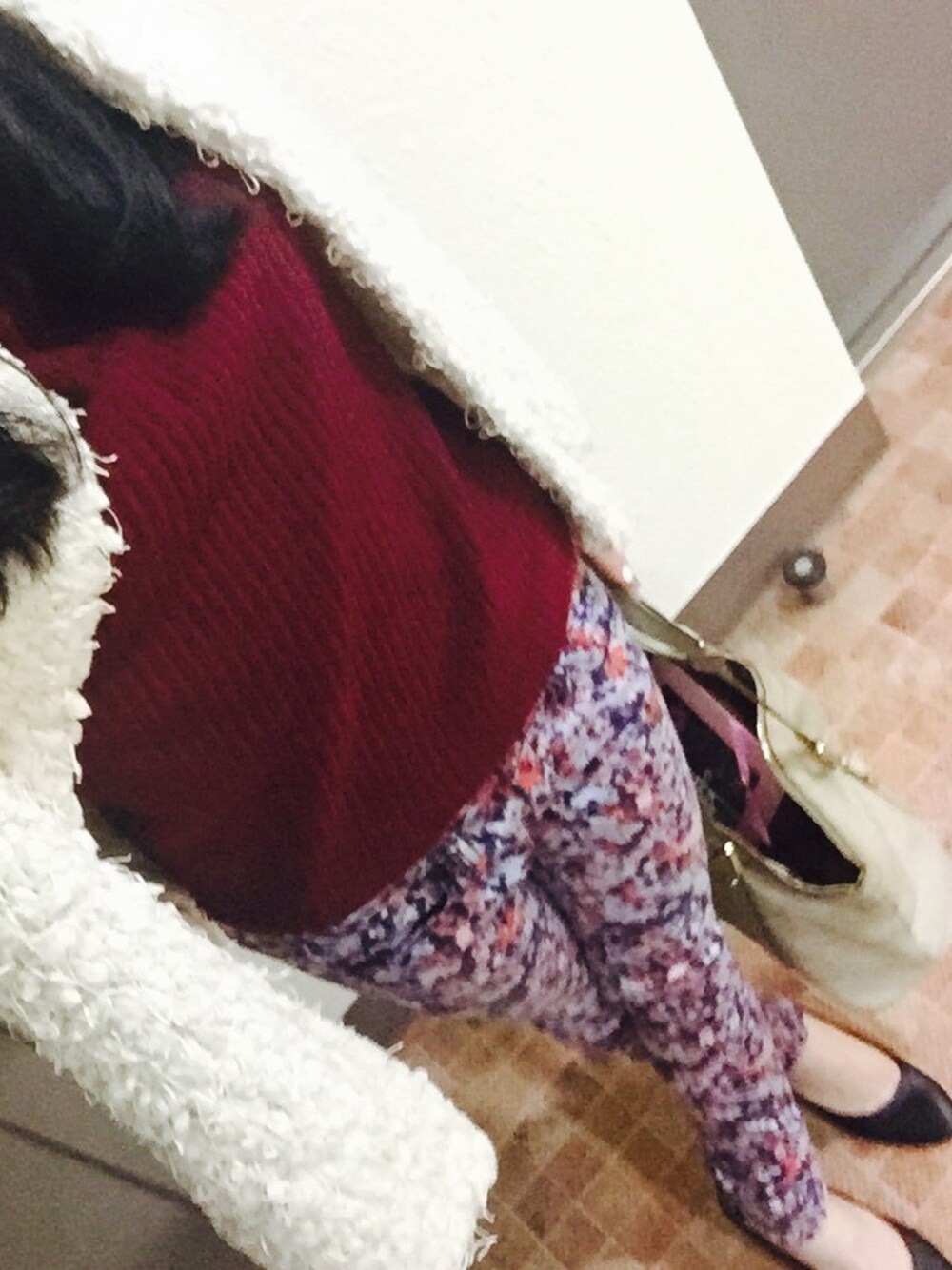 「花柄」｜「UNIQLOのアイテム（Tシャツ/カットソー、レッド系）」を使った、りのちゅんさん（レディース・154cm）の春コーディネートの1枚目の写真
