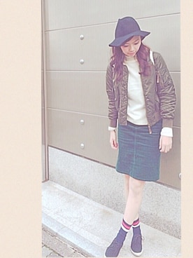 「くつした」｜「アイテム（ミリタリージャケット）」を使った、加藤里奈(カトリーナ)さん（レディース・170cm）の冬コーディネート