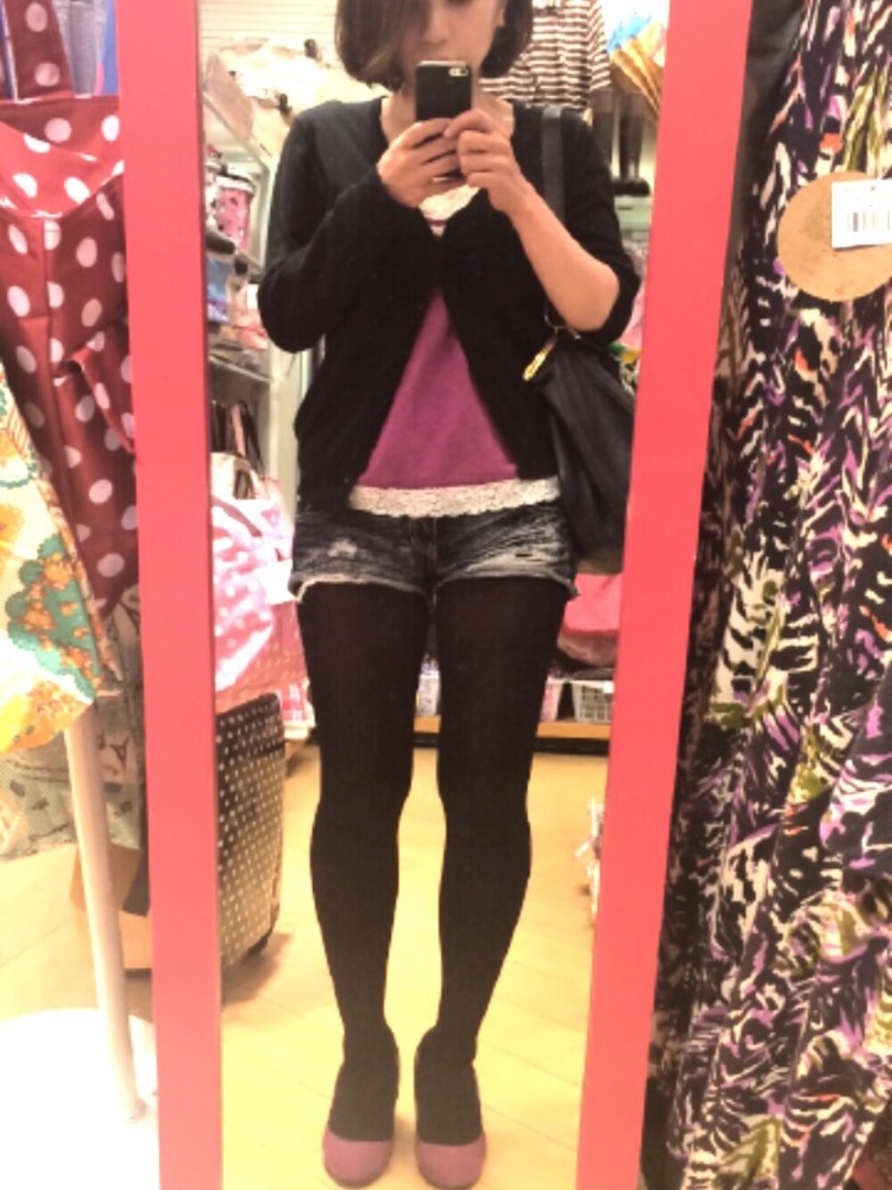 「しまむらのアイテム（デニムパンツ、ブルー系）」を使った、みなとさん（レディース・152cm）の秋コーディネートの1枚目の写真