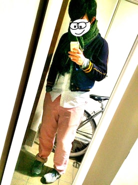 「アイテム（ボディバッグ/ウエストポーチ、ブルー系）」を使った、ポポさん（メンズ・169cm）の冬コーディネート