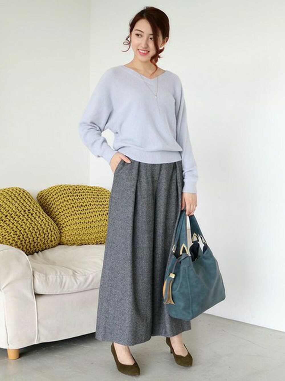 「ニット、シンプル、ブルー、パンツスタイル、通勤コーデ、outfit、秋、N. Natural Beauty Basic、オトナカジュアル」｜「N.（N. Natural Beauty Basic）の◆ナイロンアンゴラ混ニット（ニット/セーター、ブルー系）」を使った、S.さん（レディース・164cm）の秋コーディネートの1枚目の写真