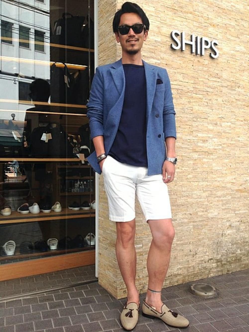 「シップス、SHIPS、ダブルジャケット、タッセルローファー、ポケットチーフ、ジャケット ショーツ」｜「SHIPSのSD: 【マイクロパイル】 ブルーソリッド ニューポートジャケット■（テーラードジャケット、ブルー系）」を使った、飯沼さん（メンズ・178cm）の春コーディネートの1枚目の写真