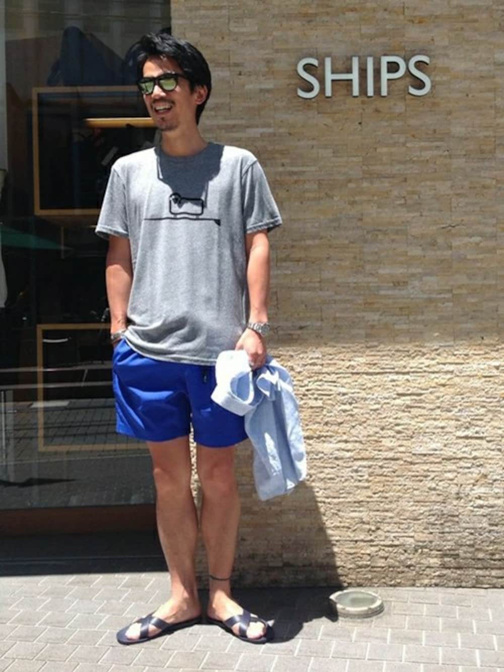 「シップス、SHIPS、サンダル、GRAMICCI、水着、半袖シャツ、ビーチサンダル、HENRY&HENRY、スイムウェア、ALMOND×WOOL RICH」｜「HENRY&HENRYのHENRY&HENRY: 16SS クロス ストラップ サンダル（サンダル、ブルー系）」を使った、飯沼さん（メンズ・178cm）の夏コーディネートの1枚目の写真