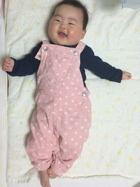 「H&M baby」｜「アイテム（サロペット/オーバーオール）」を使った、あかねくん&たっくんさん（キッズ・70cm）の春コーディネート