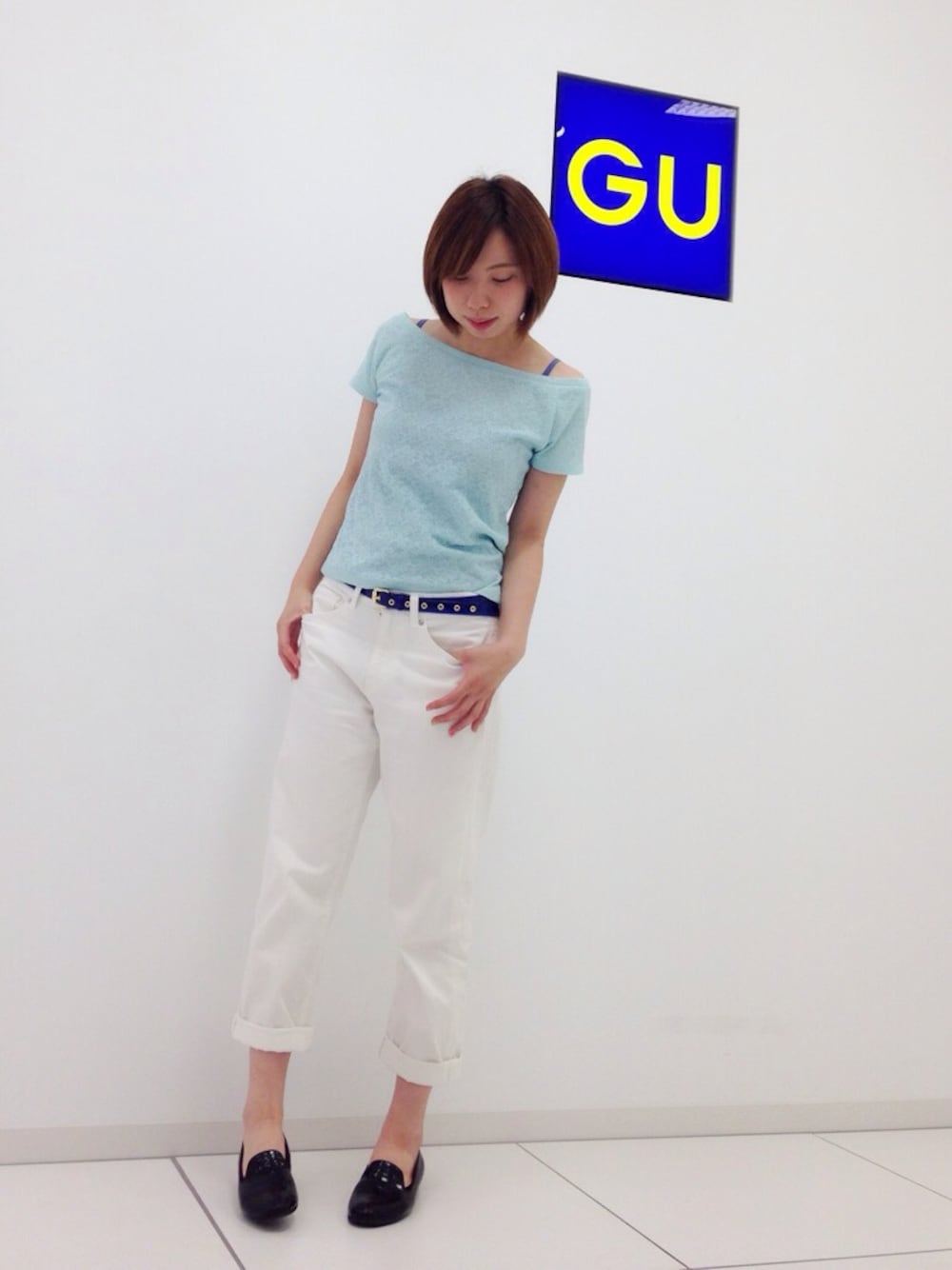 「レース、ボーイフレンドデニム、GU、プチプラ、ホワイトデニム、オペラシューズ、オフショル、ジェフリーキャンベル(Jeffrey Campbell)、オフショルダー、クリア」｜「GUのボートネックレースT（Tシャツ/カットソー、グリーン系）」を使った、ちひろさん（レディース・158cm）の夏コーディネートの1枚目の写真