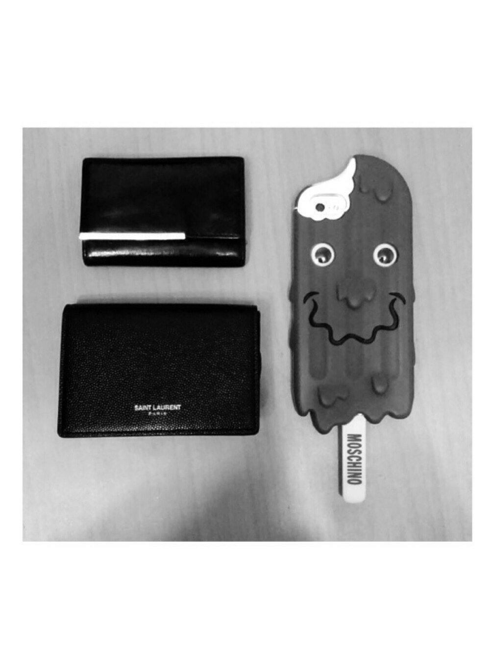 「Saint Laurent、PRADA、MOSCHINO、black」｜「SAINT LAURENT PARISのアイテム（カードケース、ブラック系）」を使った、noknoknyさん（メンズ・270cm）の秋コーディネートの1枚目の写真