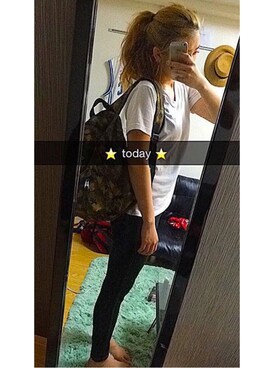 「UNIQLO（ユニクロ）のアイテム（Tシャツ/カットソー、ホワイト系）」を使った、sakuraさん（レディース・164cm）の秋コーディネート