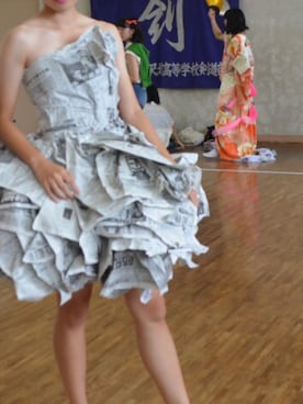 「アイテム（ドレス、グレー系）」を使った、高山智美さん（レディース・155cm）の秋コーディネート