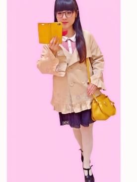 「襟付きトップス」｜「アイテム（トレンチコート）」を使った、とみーさん（レディース・151cm）の春コーディネート