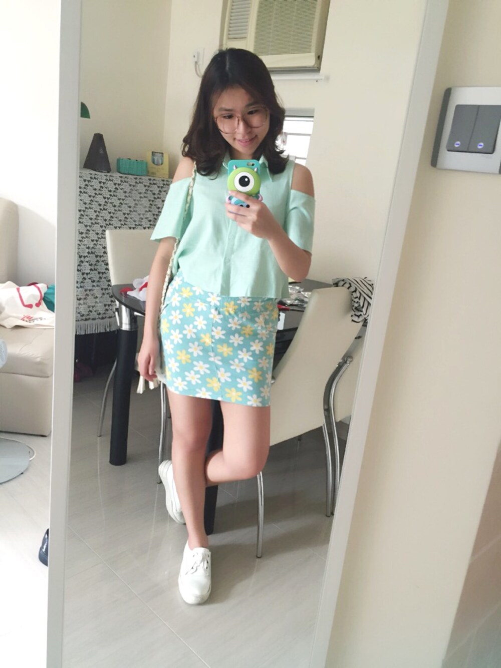 「green、white、flower、ootd、spring、hkgirl、Hong Kong、outfit」｜「no brandのアイテム（スカート、グリーン系）」を使った、Kellymakさん（レディース・158cm）の春コーディネートの1枚目の写真