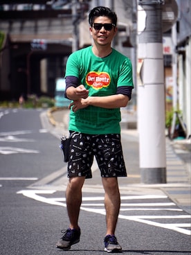 「Design Tshirts Store graniph（デザイン　ティーシャツ　ストア　グラニフ）のアイテム（パンツ）」を使った、吉永さん（メンズ・165cm）の夏コーディネート