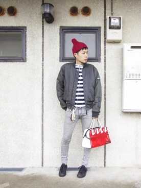 「アイテム（ボストンバッグ、レッド系）」を使った、じょーだぃさん（メンズ・172cm）の秋コーディネート