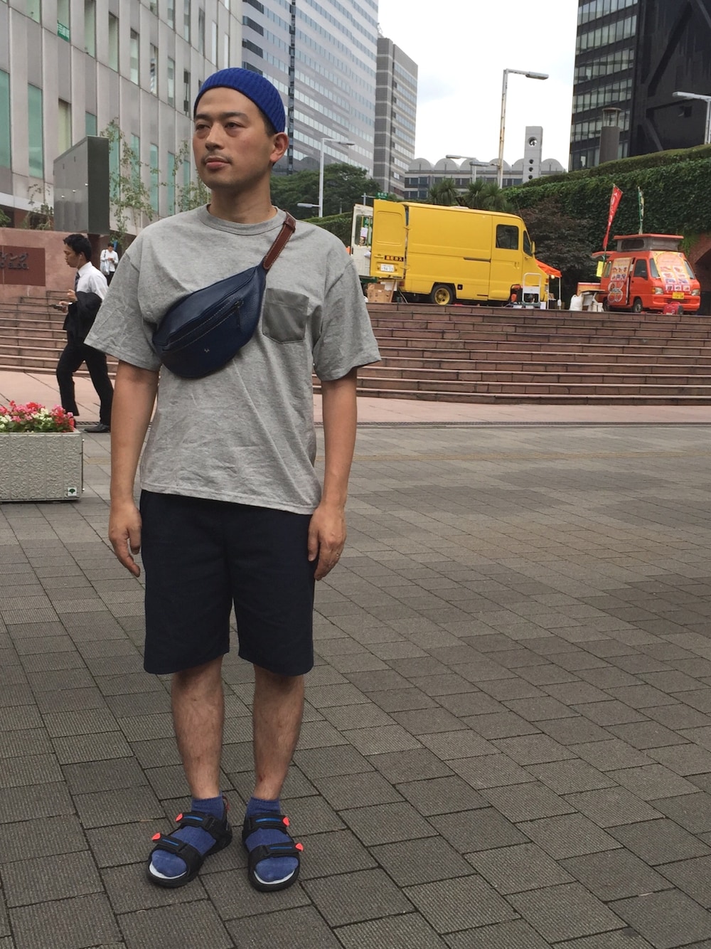 「ブルー、CONTE-NU、アンリークイール、KEYHOLE、ショートパンツ、チャンピオン別注、映画」｜「NIKEのアイテム（サンダル、ブラック系）」を使った、TAKAGI1111さん（メンズ・173cm）の夏コーディネートの1枚目の写真