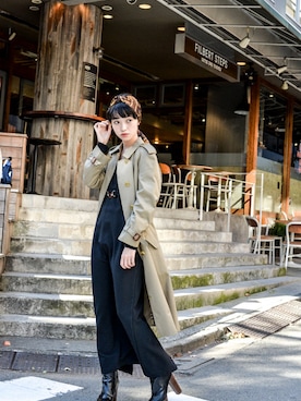 BURBERRYのトレンチコート（ベージュ系）を使った人気ファッション