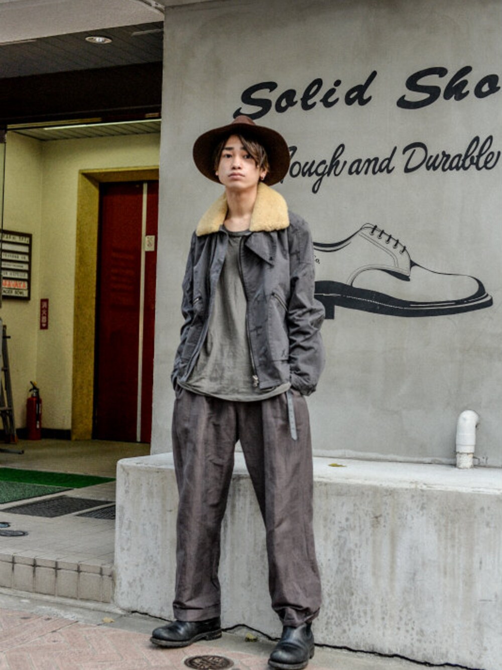 「N.HOOLYWOODのN.HOOLYWOOD - Bore Zip Jacket¥26500+tax（ミリタリージャケット、グレー系）」を使った、kodona_tokyoさん（メンズ・181cm）の秋コーディネートの1枚目の写真