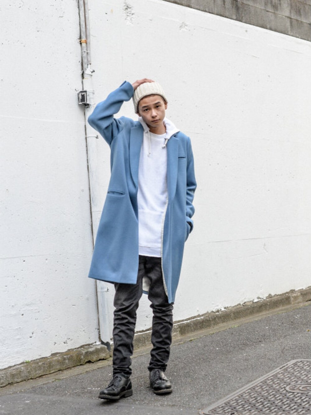 「NEONSIGNのneonsign - Melton Chester Coat（size - 2）¥58000+tax（チェスターコート、ブルー系）」を使った、kodona_tokyoさん（メンズ・173cm）の冬コーディネートの1枚目の写真