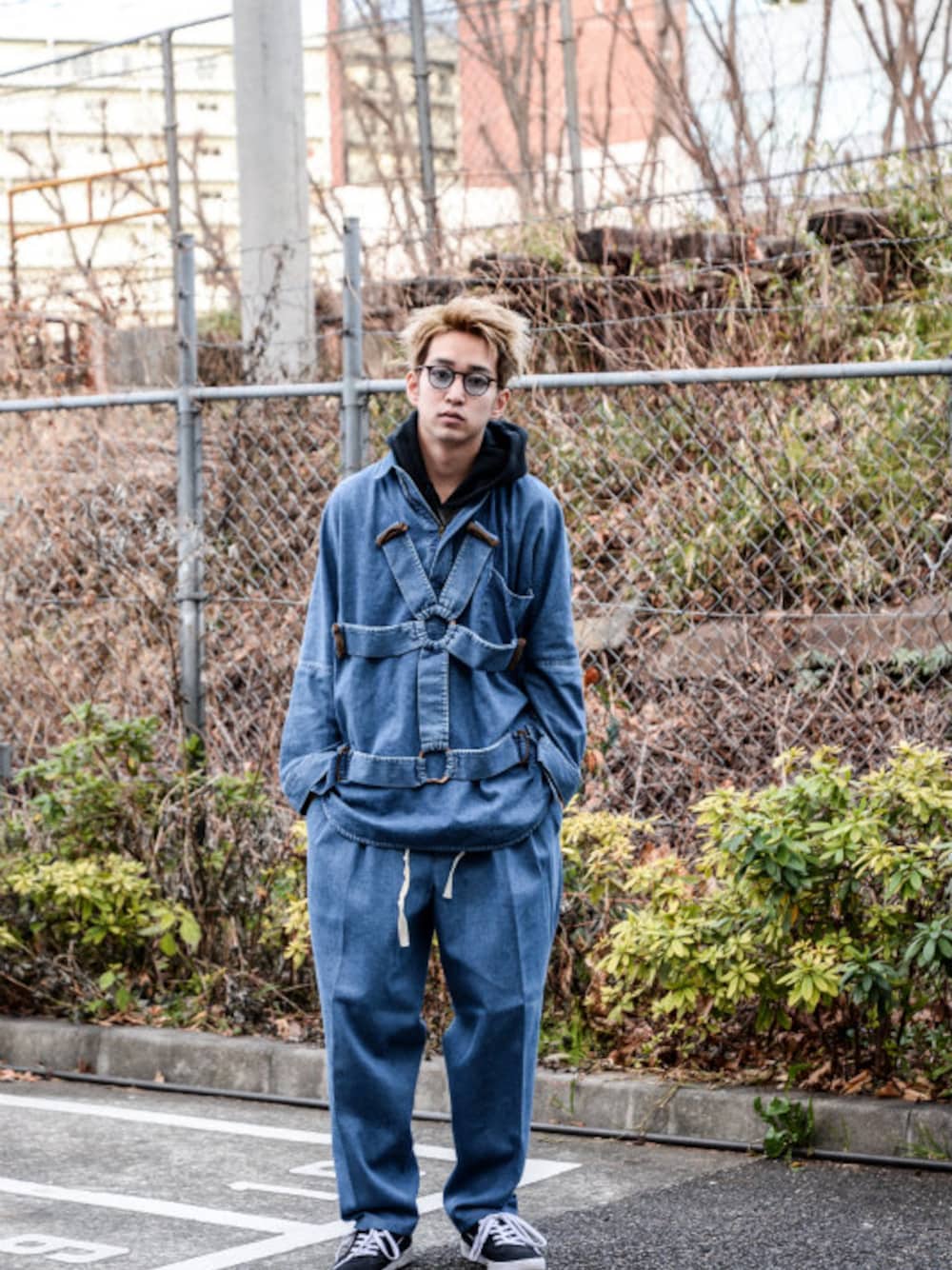 「NEONSIGNのneonsign - Denim Parashute Shirt（size - F）¥28500+tax（シャツ/ブラウス、ブルー系）」を使った、kodona_tokyoさん（メンズ・181cm）の冬コーディネートの1枚目の写真