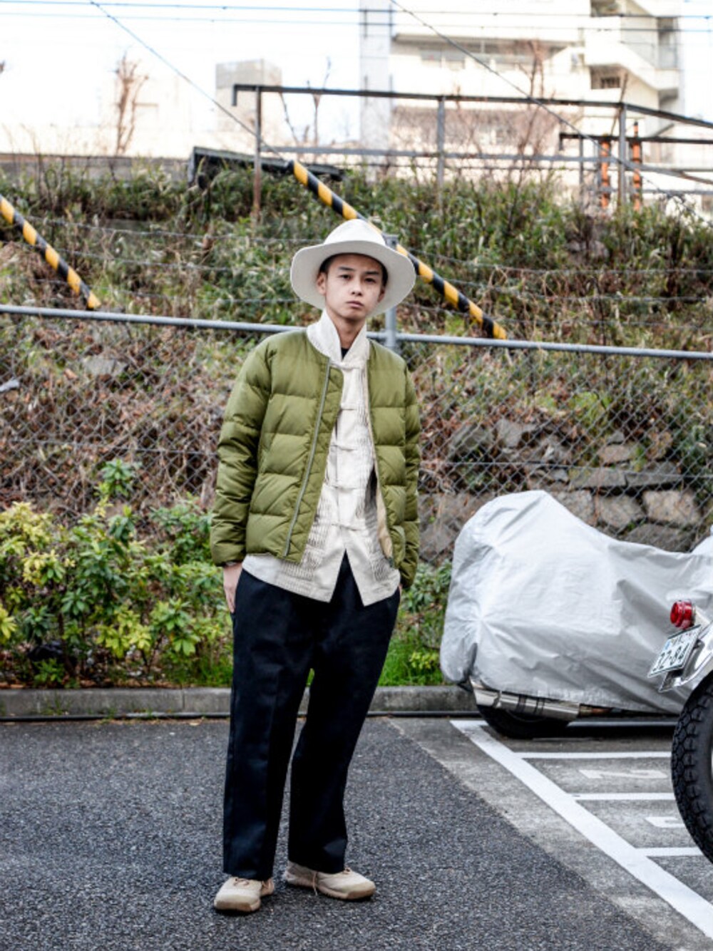 「MR.GENTLEMANのMr.GENTLEMAN - Nocollar Batting Jacket（size - S）¥26500+tax（ダウンジャケット/コート、ベージュ系）」を使った、kodona_tokyoさん（メンズ・173cm）の冬コーディネートの1枚目の写真