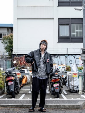 STUSSYのパーカー（グレー系）を使った人気ファッションコーディネート