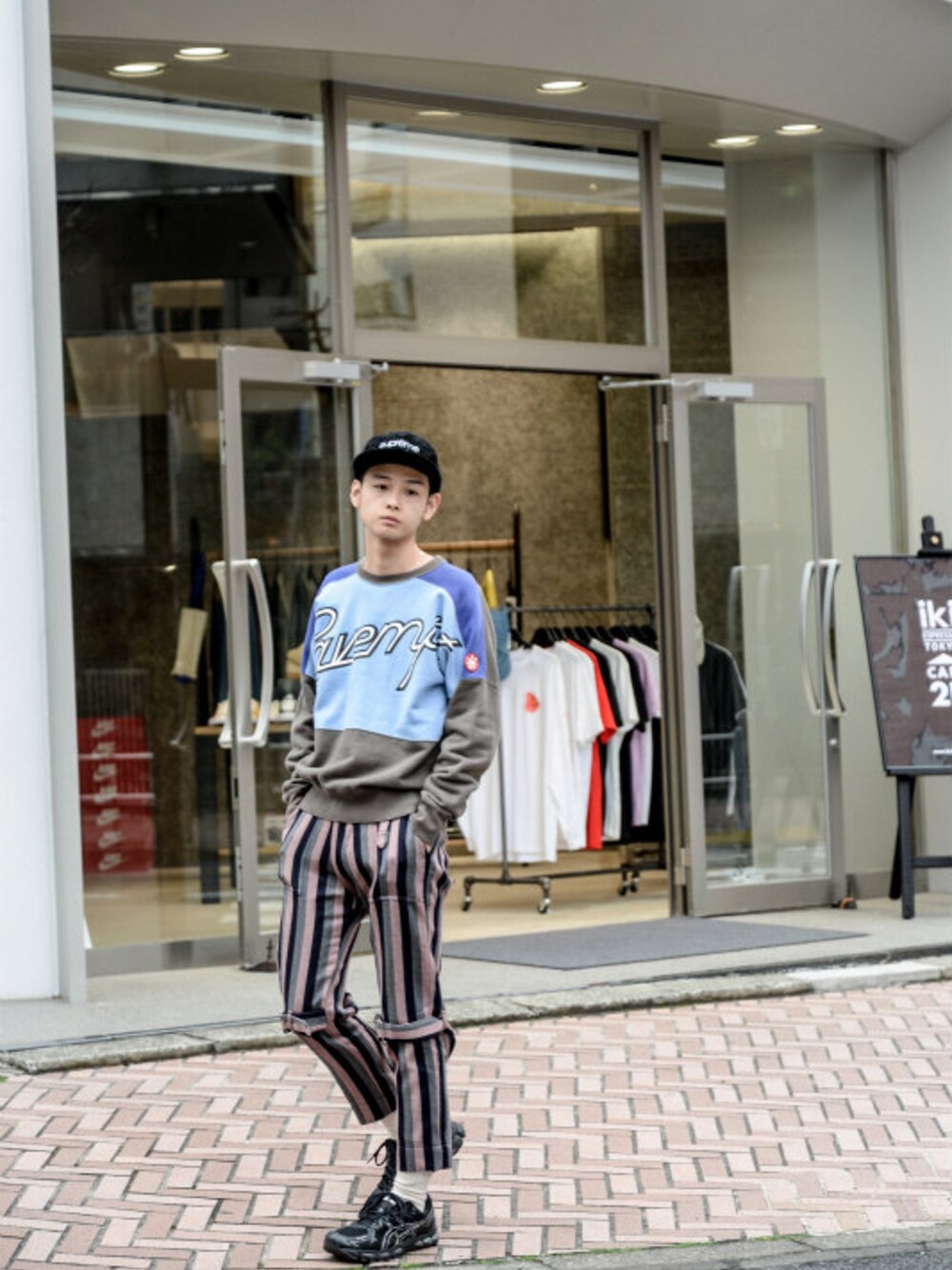 その他のスウェットを着用したメンズの春コーディネートの1枚目の写真