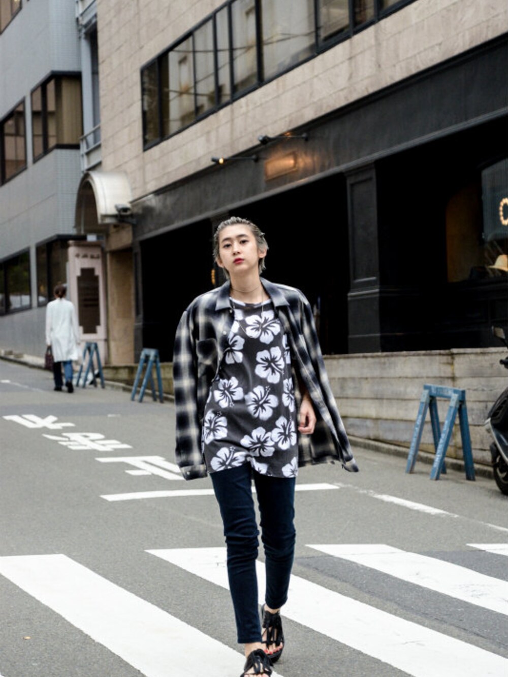 「KSUBIのKSUBI - Floral Print Cut&Sew（size - XS）¥8000+tax（Tシャツ/カットソー、ブラック系）」を使った、kodona_tokyoさん（レディース・160cm）の夏コーディネートの1枚目の写真